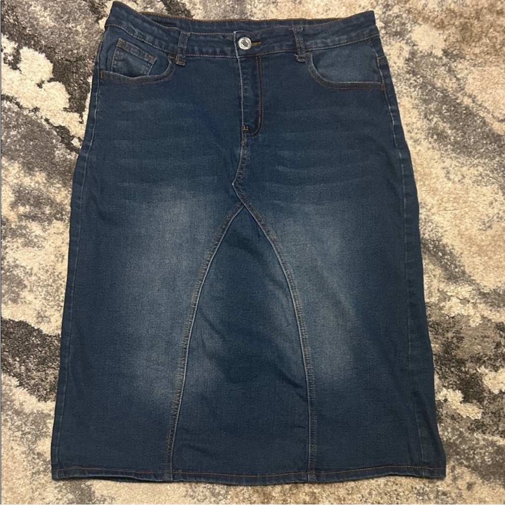 Elegant Blue Denim Midi Skirt - Picture 2 of 4